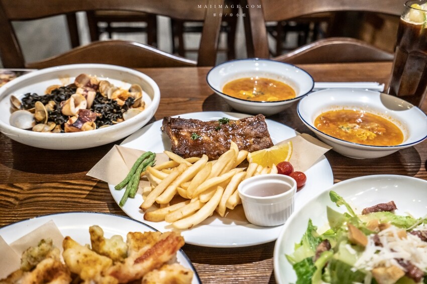 大江國際購物中心Metro walk～桃園青埔必逛購物中心，2023情人節餐廳推薦、桃園賀歲市集一定要帶全家來逛逛