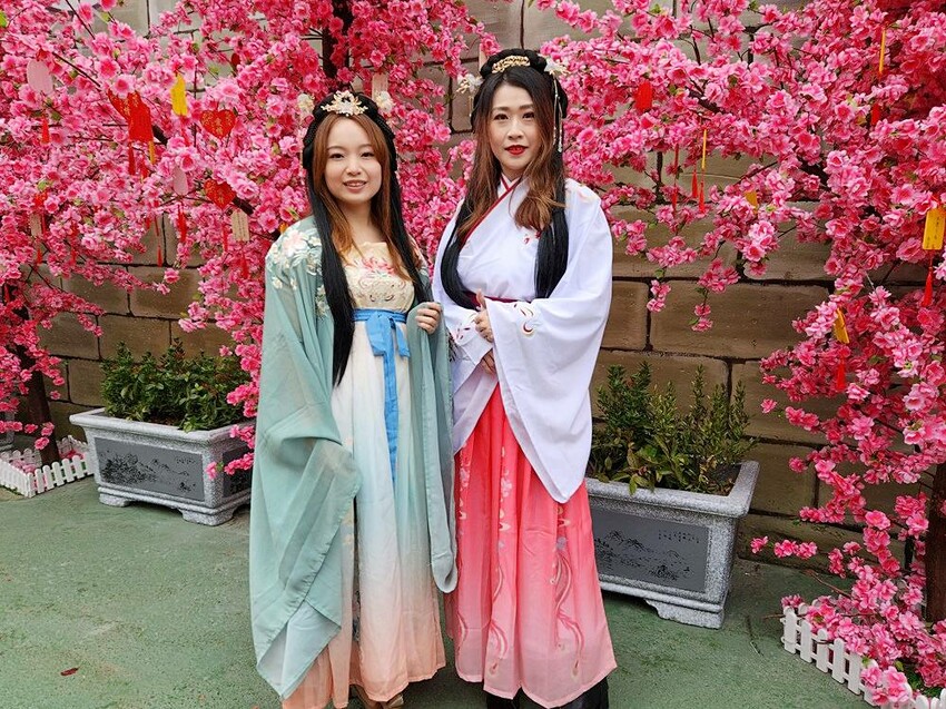 台中少見頂級超跑一字排開！過火祈福超熱鬧，還可以近距離合照