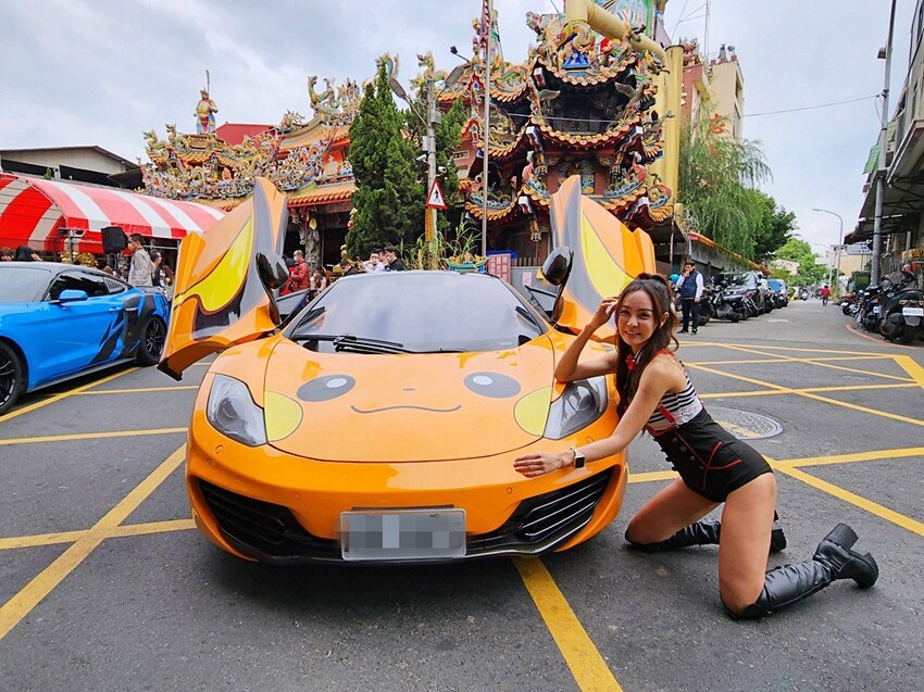 台中少見頂級超跑一字排開！過火祈福超熱鬧，還可以近距離合照