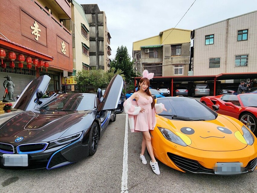 台中少見頂級超跑一字排開！過火祈福超熱鬧，還可以近距離合照