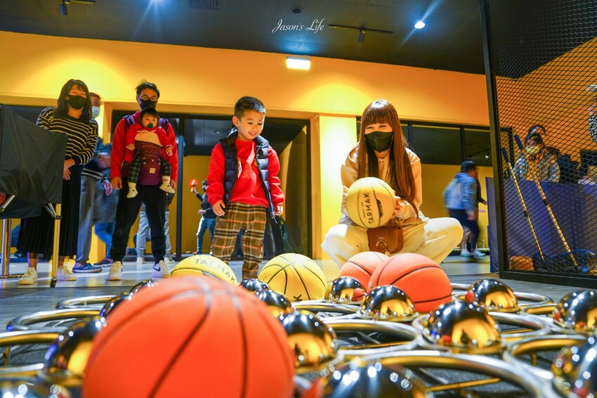 【宜蘭蘇澳│景點】歪歪球。2023宜蘭最新親子景點，12種球類創意遊戲，小孩大人都玩瘋，適合雨天備案