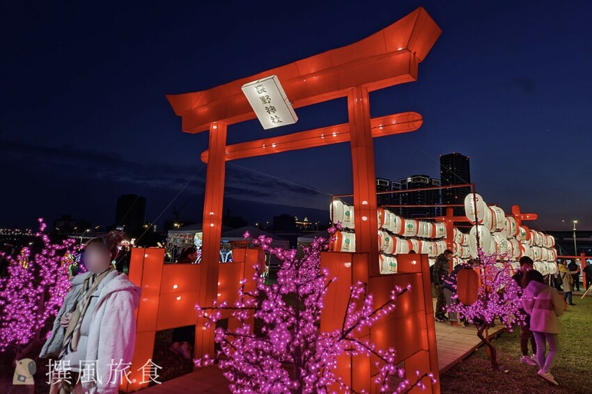 「2023新北燈會」兔來運轉360度旋轉主燈還會眨眼睛！早上熊猴森晚上逛燈會！