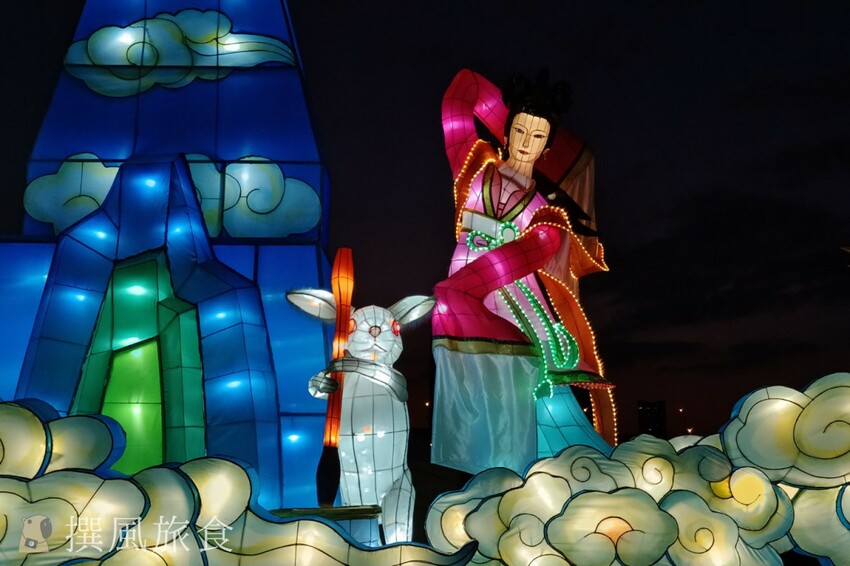 「2023新北燈會」兔來運轉360度旋轉主燈還會眨眼睛！早上熊猴森晚上逛燈會！