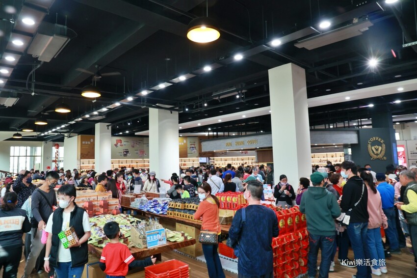 嘉義品皇咖啡觀光工廠｜嘉義景點免費門票，品皇咖啡觀光工廠大崙場，多款經典咖啡試喝