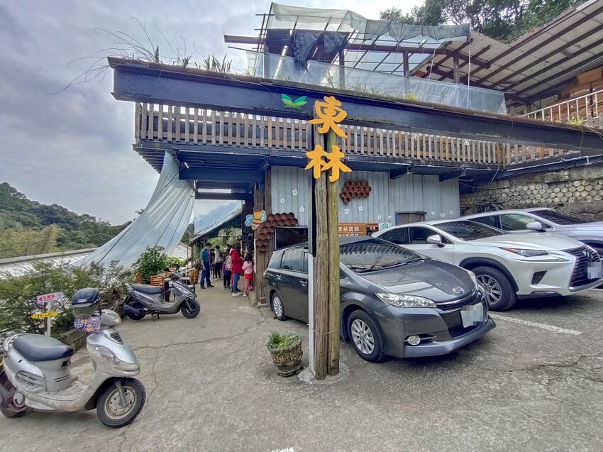 【台北內湖】東林草莓園．採草莓+果醬DIY+手繪鬆餅超促咪!