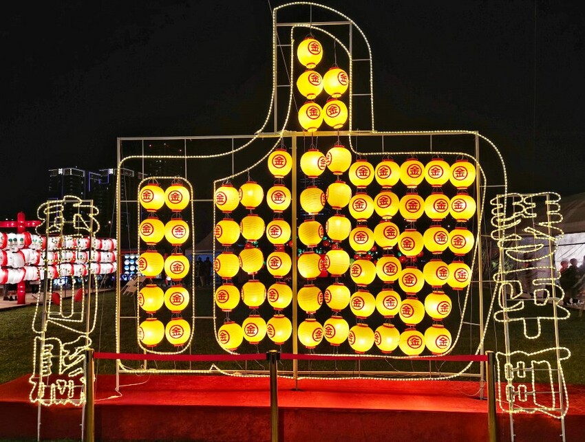 【2023新北燈會】8米高主燈太空兔超好拍!含交通停車、展演資訊!