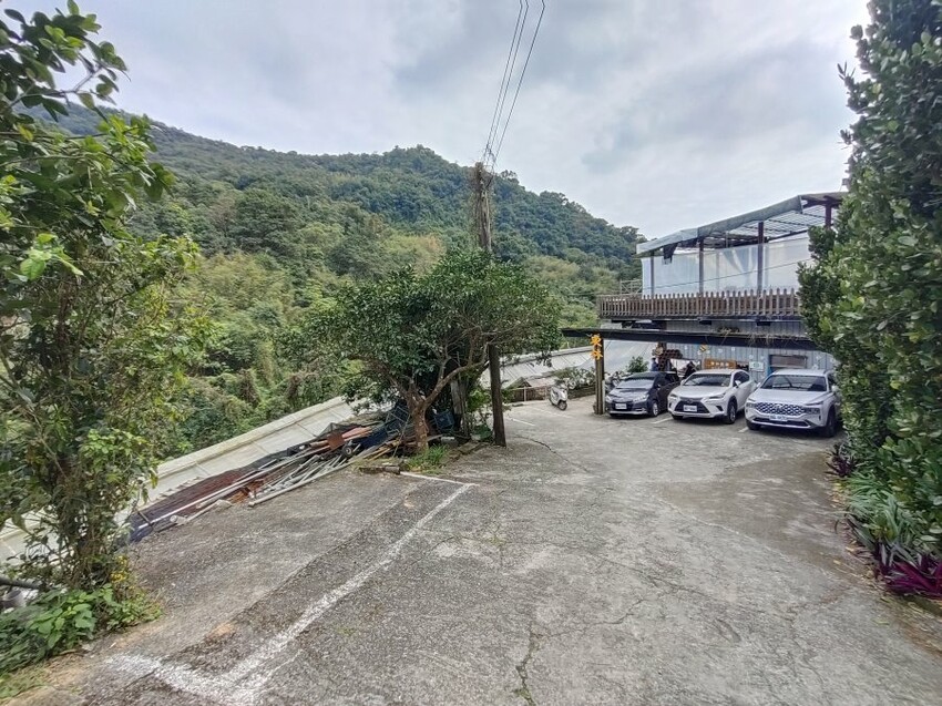 【台北內湖】東林草莓園．採草莓+果醬DIY+手繪鬆餅超促咪!