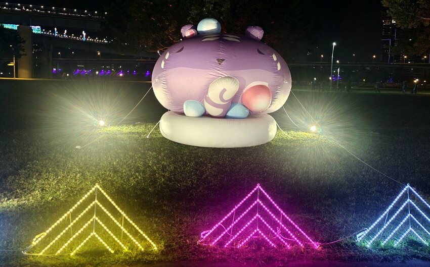 【2023新北燈會】8米高主燈太空兔超好拍!含交通停車、展演資訊!