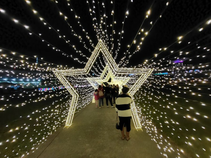 【2023新北燈會】8米高主燈太空兔超好拍!含交通停車、展演資訊!