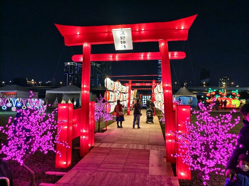 【2023新北燈會】8米高主燈太空兔超好拍!含交通停車、展演資訊!