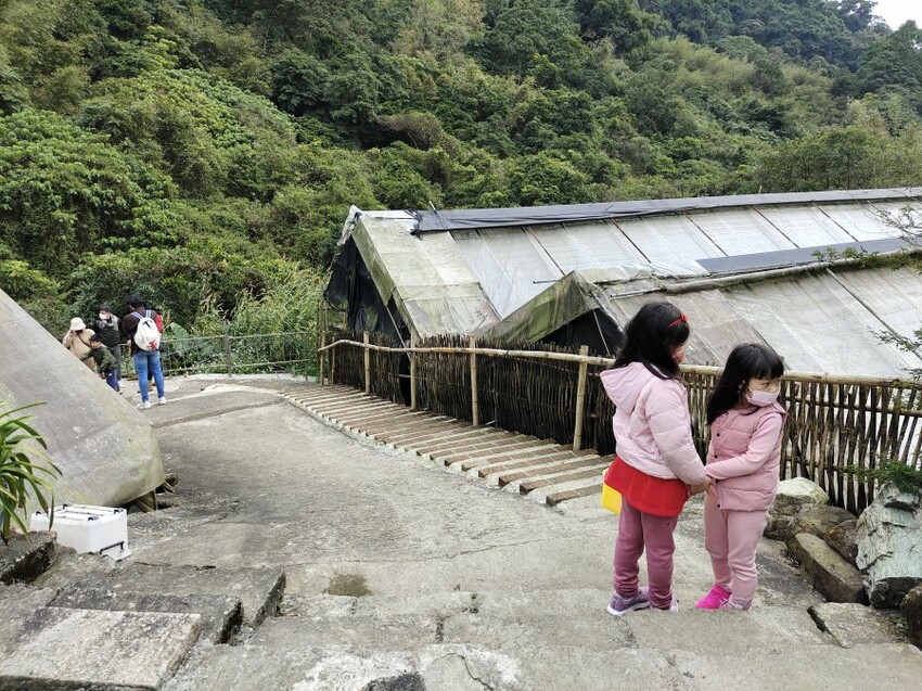 【台北內湖】東林草莓園．採草莓+果醬DIY+手繪鬆餅超促咪!
