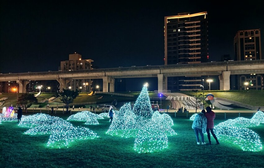 【2023新北燈會】8米高主燈太空兔超好拍!含交通停車、展演資訊!