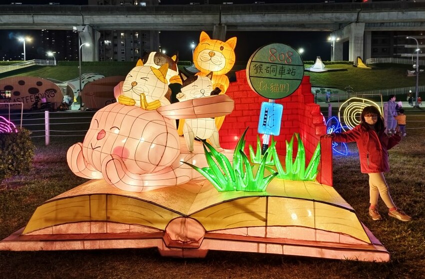 【2023新北燈會】8米高主燈太空兔超好拍!含交通停車、展演資訊!