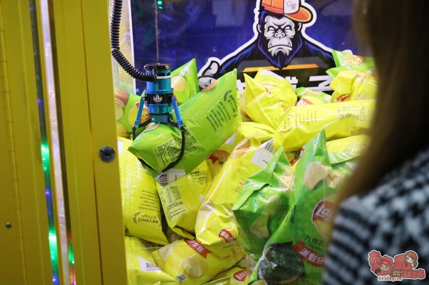 【台南娛樂】夾舖子遊樂園!復華夜市旁的24小時娃娃機店,讓你免費夾10次就是爽~ - 熱血玩台南。跳躍新世界