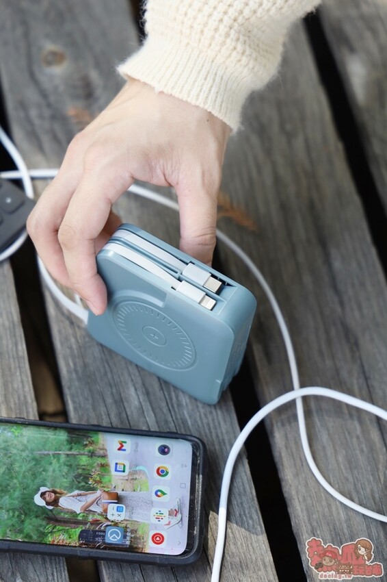 MOZTECH 萬能充 PRO多功能五合一行動電源！旅行出遊神器，一機在手輕巧又便利 - 熱血玩台南。跳躍新世界