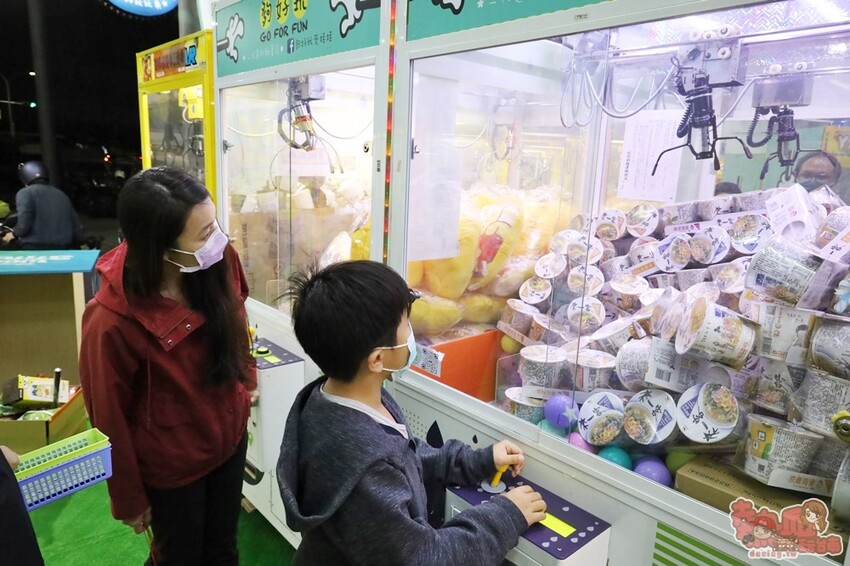 無檔板人氣爆棚好夾的娃娃機店，還有30元夾物金免費拿