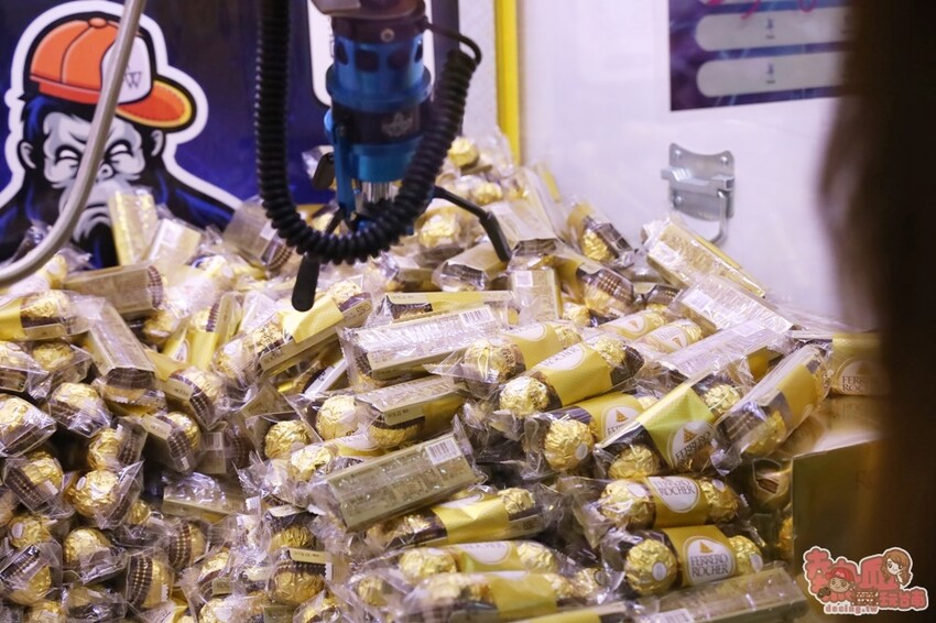 【台南娛樂】夾舖子遊樂園!復華夜市旁的24小時娃娃機店,讓你免費夾10次就是爽~ - 熱血玩台南。跳躍新世界