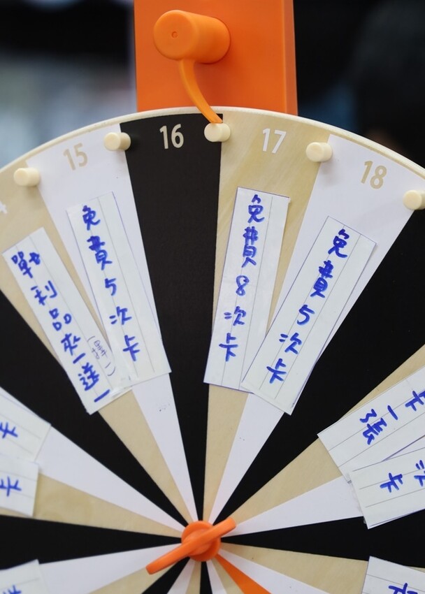 【台南娛樂】夾舖子遊樂園!復華夜市旁的24小時娃娃機店,讓你免費夾10次就是爽~ - 熱血玩台南。跳躍新世界