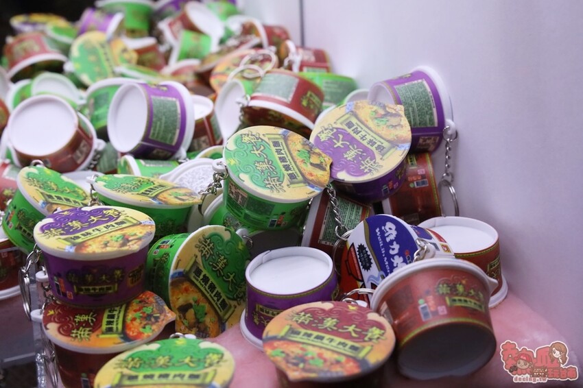 【台南娛樂】夾舖子遊樂園!復華夜市旁的24小時娃娃機店,讓你免費夾10次就是爽~ - 熱血玩台南。跳躍新世界