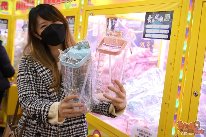 【台南娛樂】夾舖子遊樂園!復華夜市旁的24小時娃娃機店,讓你免費夾10次就是爽~ - 熱血玩台南。跳躍新世界