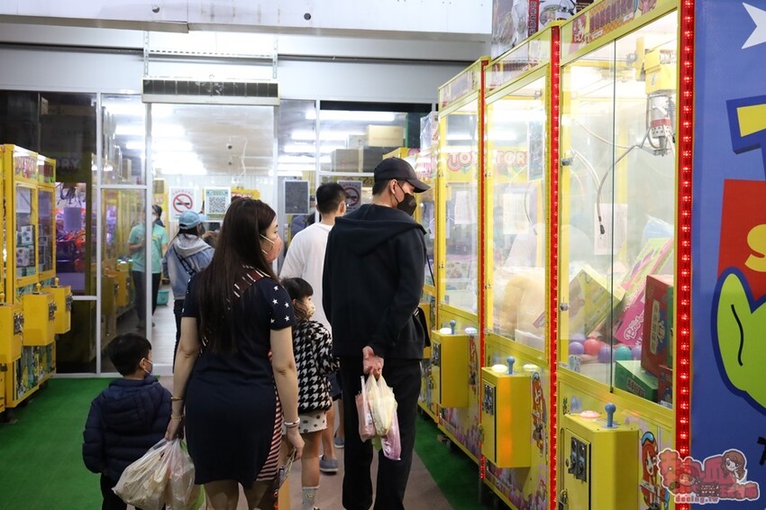 無檔板人氣爆棚好夾的娃娃機店，還有30元夾物金免費拿