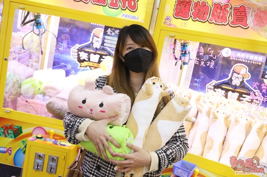 【台南娛樂】夾舖子遊樂園!復華夜市旁的24小時娃娃機店,讓你免費夾10次就是爽~ - 熱血玩台南。跳躍新世界