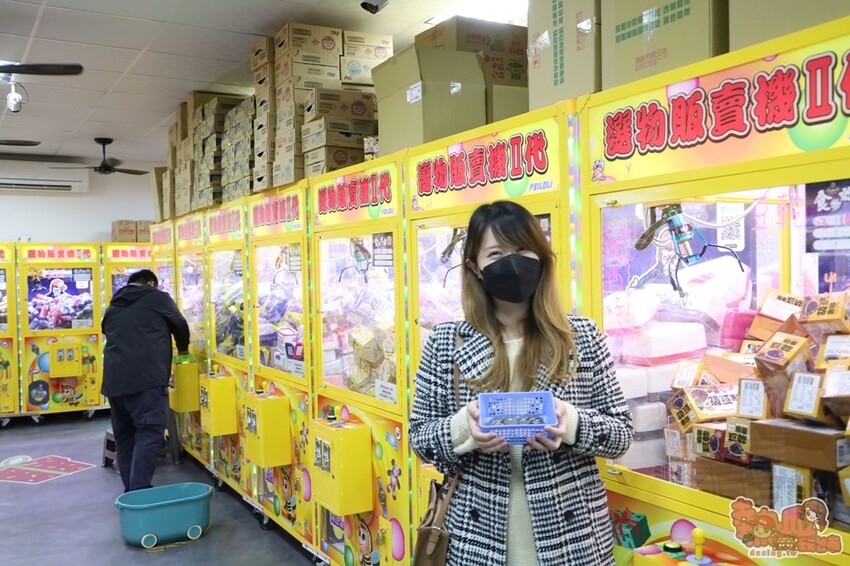 【台南娛樂】夾舖子遊樂園!復華夜市旁的24小時娃娃機店,讓你免費夾10次就是爽~ - 熱血玩台南。跳躍新世界