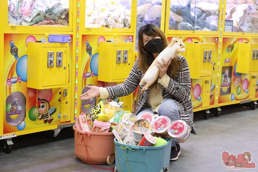 【台南娛樂】夾舖子遊樂園!復華夜市旁的24小時娃娃機店,讓你免費夾10次就是爽~ - 熱血玩台南。跳躍新世界
