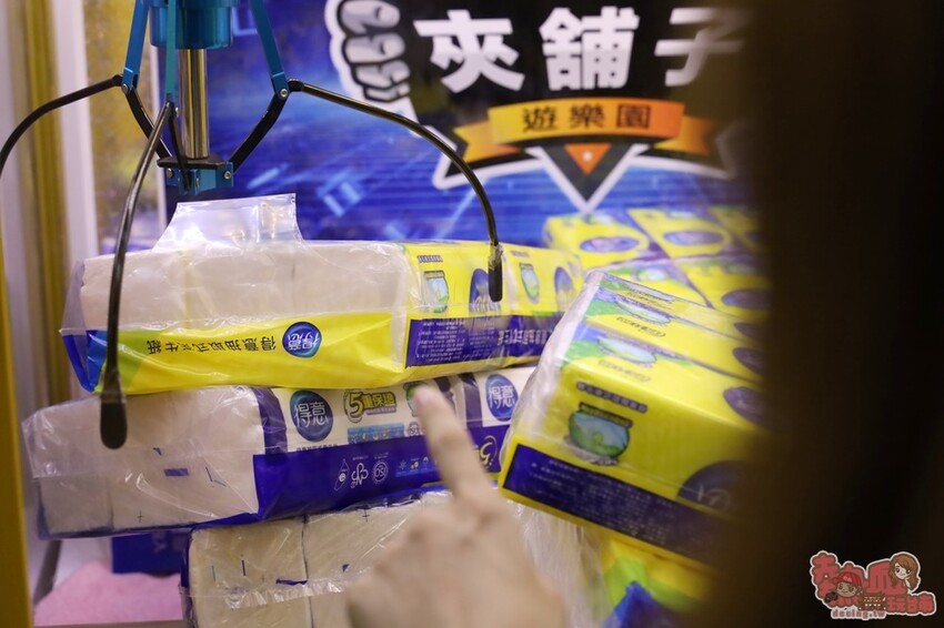 【台南娛樂】夾舖子遊樂園!復華夜市旁的24小時娃娃機店,讓你免費夾10次就是爽~ - 熱血玩台南。跳躍新世界