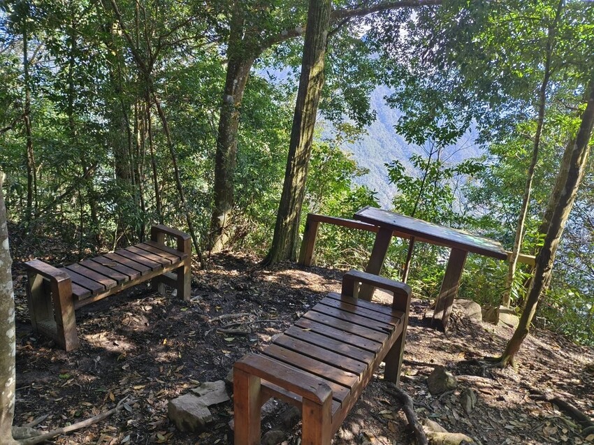 27673.jpg - 【台中.谷關】初次挑戰谷關七雄之一老六白毛山。山頂展望很棒。攜帶辛巴上山 27673.jpg - 【台中.谷關】初次挑戰谷關七雄之一老六白毛山。山頂展望很棒。攜帶辛巴上山