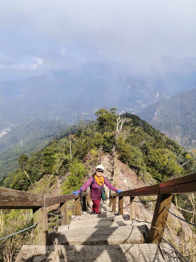27661.jpg - 【台中.谷關】初次挑戰谷關七雄之一老六白毛山。山頂展望很棒。攜帶辛巴上山 27661.jpg - 【台中.谷關】初次挑戰谷關七雄之一老六白毛山。山頂展望很棒。攜帶辛巴上山