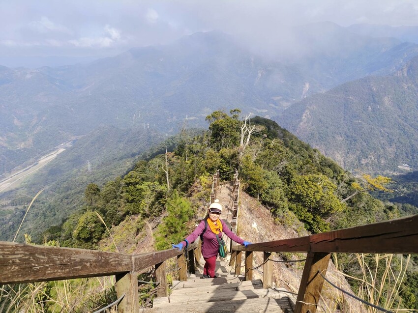 27662.jpg - 【台中.谷關】初次挑戰谷關七雄之一老六白毛山。山頂展望很棒。攜帶辛巴上山 27662.jpg - 【台中.谷關】初次挑戰谷關七雄之一老六白毛山。山頂展望很棒。攜帶辛巴上山