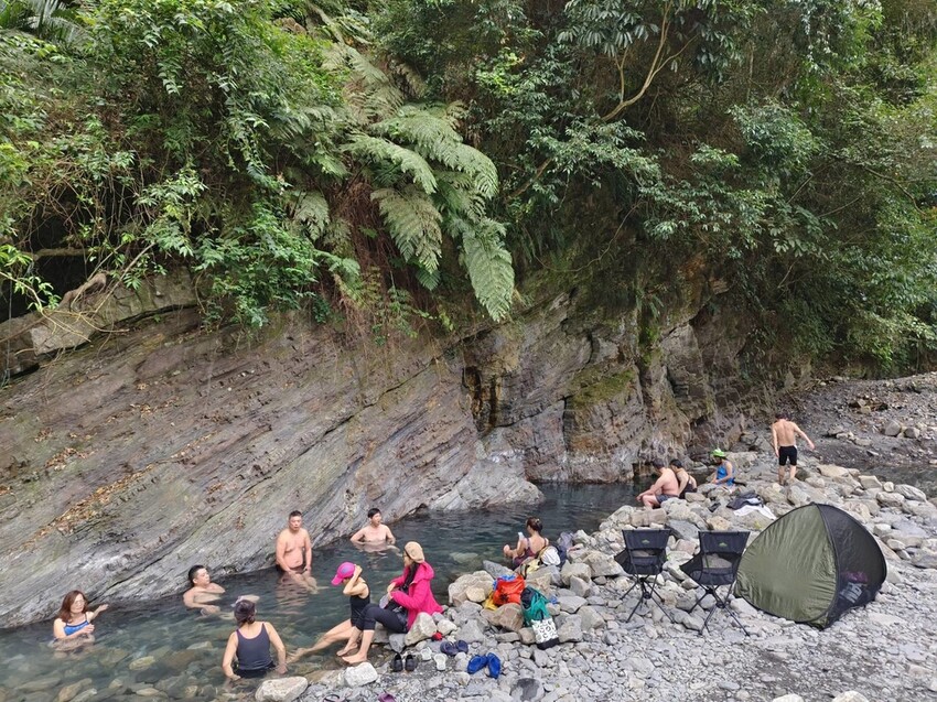 31051.jpg - 【宜蘭】超chill的梵梵野溪溫泉。岩壁+超大池溫泉還有溫度控制超厲害的