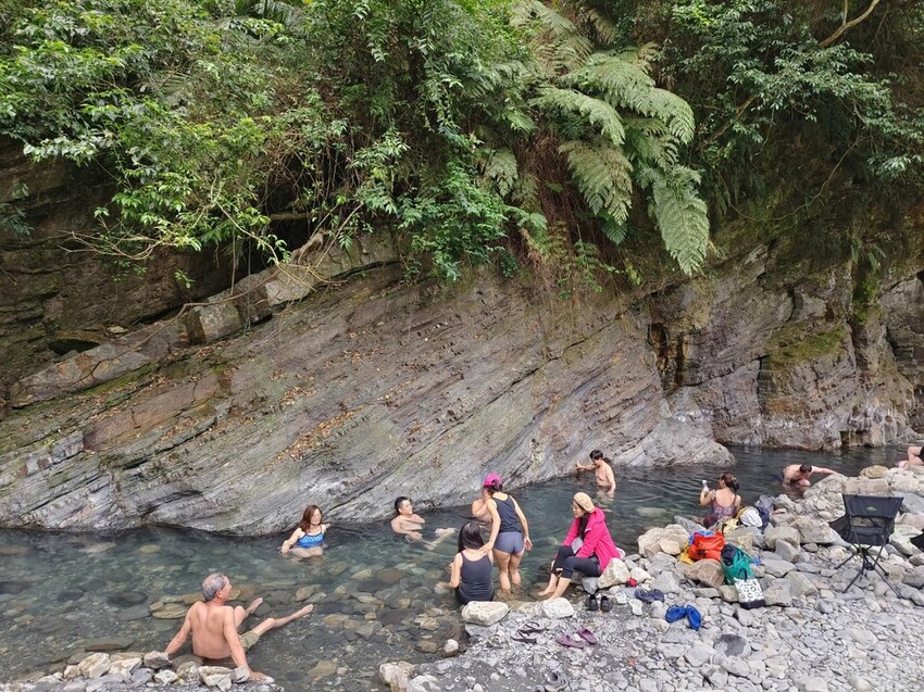 31297.jpg - 【宜蘭】超chill的梵梵野溪溫泉。岩壁+超大池溫泉還有溫度控制超厲害的