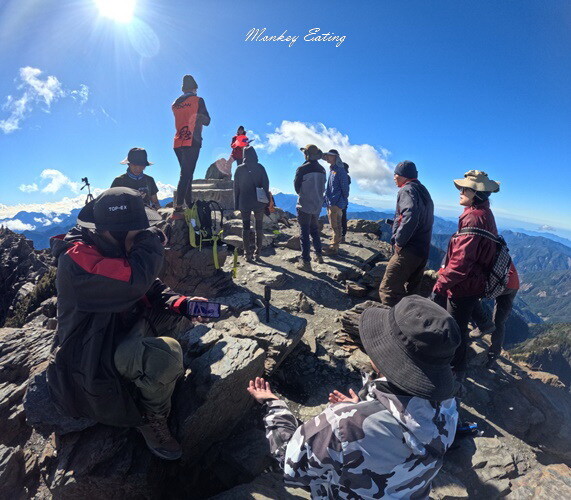 【玉山主峰單攻】一日單攻台灣最高峰，新手百岳攻略行前準備，申請、交通、裝備 - 貪吃猴的幻想