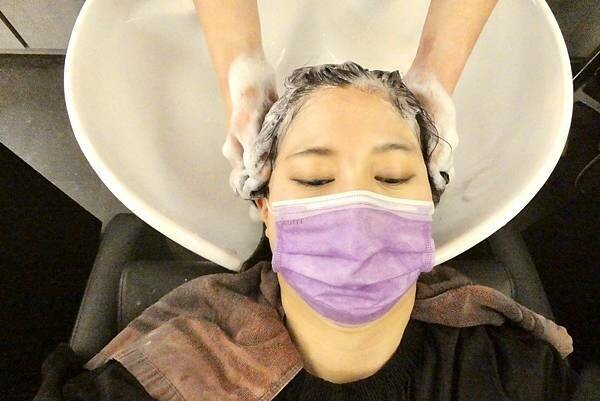 板橋府中染髮推薦/居髮廊-板橋店/阿丹設計師親自打造Jessica質感髮色/修剪瀏海/網美質感光澤秀髮