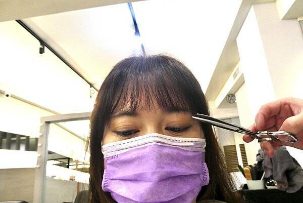 板橋府中染髮推薦/居髮廊-板橋店/阿丹設計師親自打造Jessica質感髮色/修剪瀏海/網美質感光澤秀髮