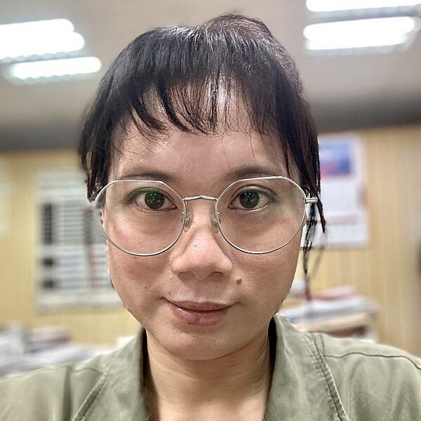 板橋府中染髮推薦/居髮廊-板橋店/阿丹設計師親自打造Jessica質感髮色/修剪瀏海/網美質感光澤秀髮