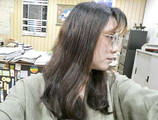 板橋府中染髮推薦/居髮廊-板橋店/阿丹設計師親自打造Jessica質感髮色/修剪瀏海/網美質感光澤秀髮