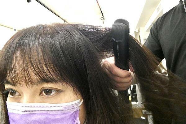 板橋府中染髮推薦/居髮廊-板橋店/阿丹設計師親自打造Jessica質感髮色/修剪瀏海/網美質感光澤秀髮