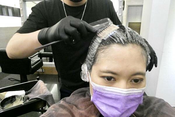 板橋府中染髮推薦/居髮廊-板橋店/阿丹設計師親自打造Jessica質感髮色/修剪瀏海/網美質感光澤秀髮