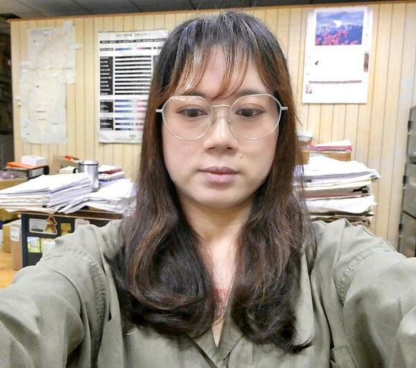 板橋府中染髮推薦/居髮廊-板橋店/阿丹設計師親自打造Jessica質感髮色/修剪瀏海/網美質感光澤秀髮