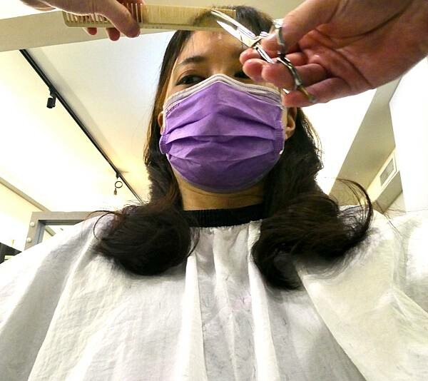 板橋府中染髮推薦/居髮廊-板橋店/阿丹設計師親自打造Jessica質感髮色/修剪瀏海/網美質感光澤秀髮