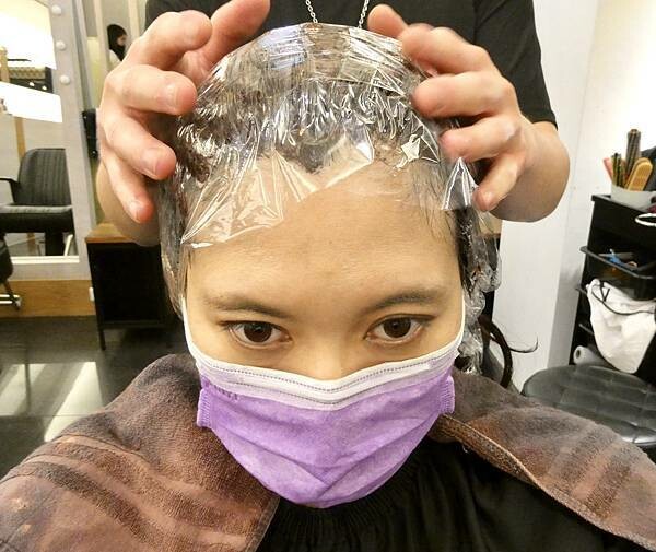 板橋府中染髮推薦/居髮廊-板橋店/阿丹設計師親自打造Jessica質感髮色/修剪瀏海/網美質感光澤秀髮