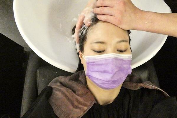 板橋府中染髮推薦/居髮廊-板橋店/阿丹設計師親自打造Jessica質感髮色/修剪瀏海/網美質感光澤秀髮