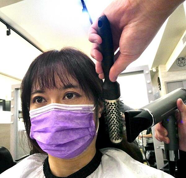 板橋府中染髮推薦/居髮廊-板橋店/阿丹設計師親自打造Jessica質感髮色/修剪瀏海/網美質感光澤秀髮
