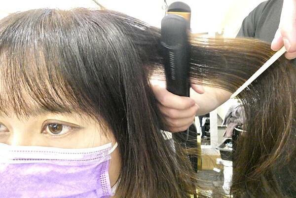 板橋府中染髮推薦/居髮廊-板橋店/阿丹設計師親自打造Jessica質感髮色/修剪瀏海/網美質感光澤秀髮