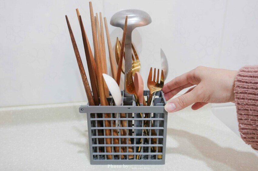 【質感家電】HERAN禾聯HDW-06BT010洗碗機，獨立熱風烘乾、UV殺菌燈、360度雙噴洗臂 ，洗碗＋烘碗＋碗櫥！