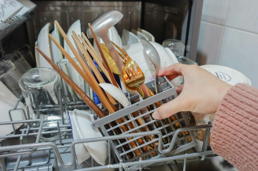 【質感家電】HERAN禾聯HDW-06BT010洗碗機，獨立熱風烘乾、UV殺菌燈、360度雙噴洗臂 ，洗碗＋烘碗＋碗櫥！