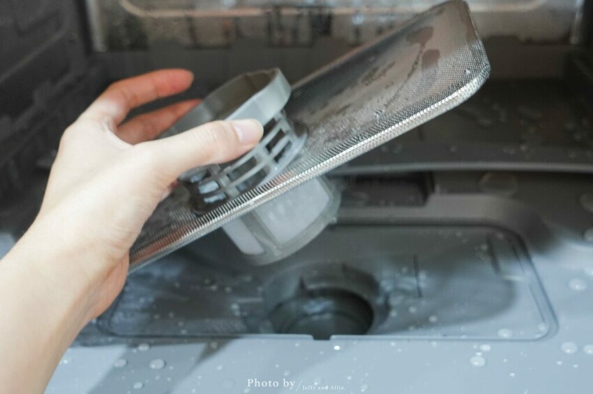 【質感家電】HERAN禾聯HDW-06BT010洗碗機，獨立熱風烘乾、UV殺菌燈、360度雙噴洗臂 ，洗碗＋烘碗＋碗櫥！